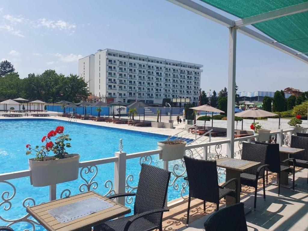 De Lux Nedeljkovic Aparthotel Jagodina Exterior photo