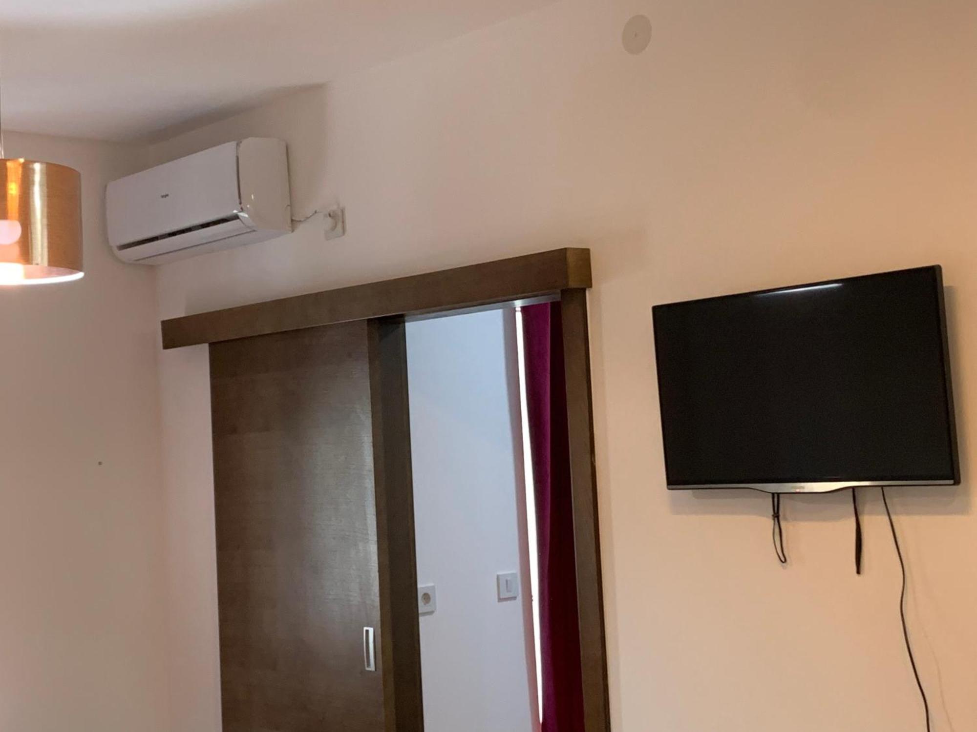 De Lux Nedeljkovic Aparthotel Jagodina Exterior photo